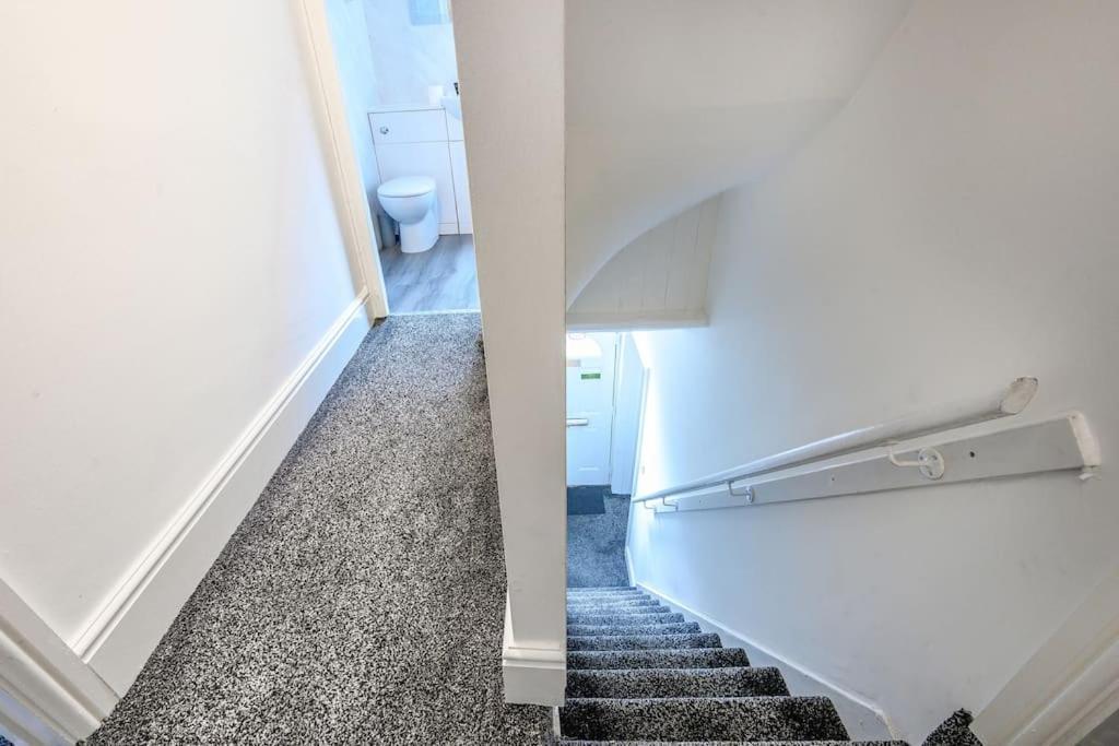 -16Pt- For Your Relaxed & Cosy Stay & Free Parking Leeds  Extérieur photo