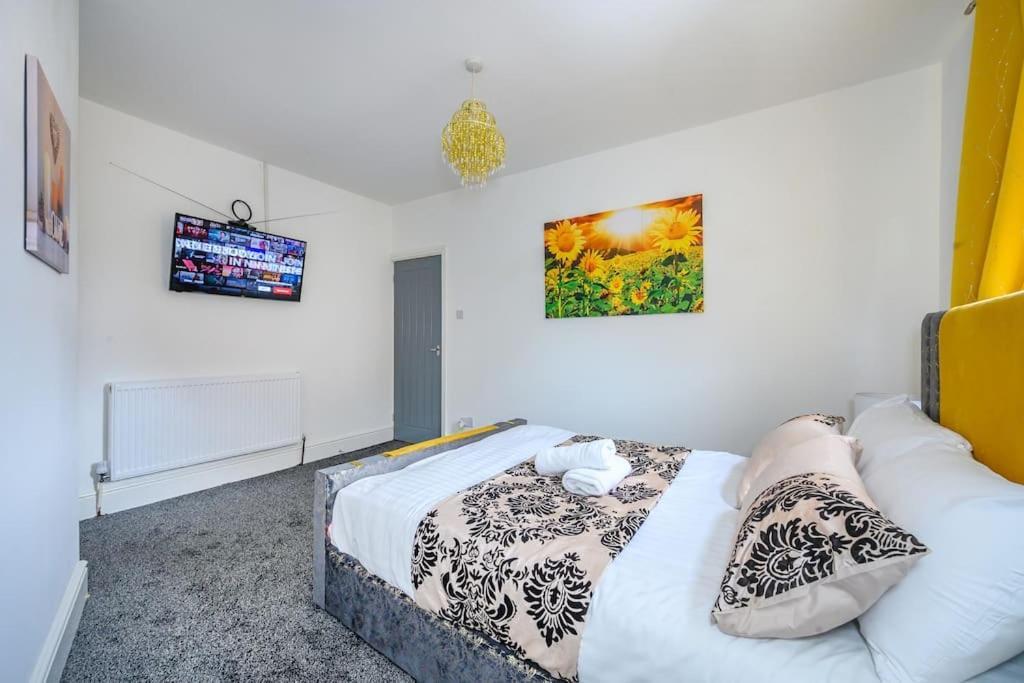 -16Pt- For Your Relaxed & Cosy Stay & Free Parking Leeds  Extérieur photo